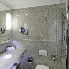 Отель Schweizerhof Zürich 4* Стандартный номер с различными типами кроватей фото 10