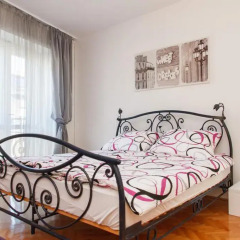 Апартаменты Stay In Apartments комната для гостей фото 4