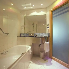 Отель Holiday Inn Express Malaga Airport 3* Стандартный номер с различными типами кроватей