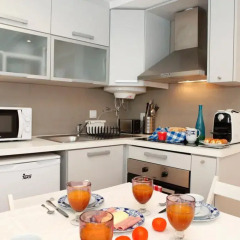 Отель Alfama Yellow House 2* Апартаменты с различными типами кроватей фото 36