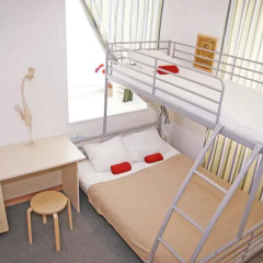 Хостел VELOHOSTEL Marata Стандартный семейный номер с двуспальной кроватью фото 6