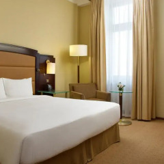 Гостиница Hilton Москва Ленинградская 5* Гостевой номер Hilton с двуспальной кроватью фото 7