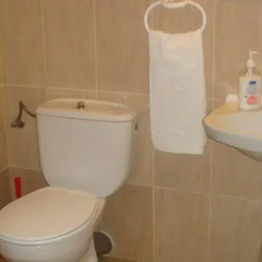 Отель Hostal Muntaner Барселона ванная