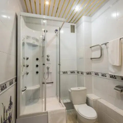 Hotel Lyuks 3* Номер Комфорт с разными типами кроватей фото 4