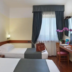 Hotel Bologna Airport 4* Стандартный номер с различными типами кроватей фото 6