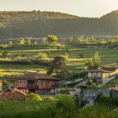 Отель Bobi Guest House Болгария, Копривштица - отзывы, цены и фото номеров - забронировать отель Bobi Guest House онлайн приотельная территория