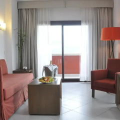 Отель Ohtels Campo De Gibraltar комната для гостей фото 5