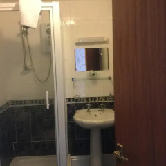 Отель Plas Llwyd Guest House 4* Стандартный номер с различными типами кроватей фото 20