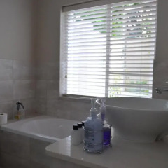 Отель Cherry Berry Lodge ванная
