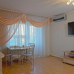 Гостиница Avsteria at Revolyutsii Square в Красноярске отзывы, цены и фото номеров - забронировать гостиницу Avsteria at Revolyutsii Square онлайн Красноярск комната для гостей фото 2