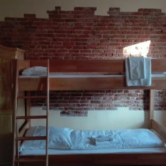 Alm Hostel Кровать в общем номере с двухъярусной кроватью