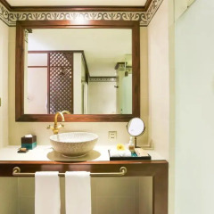Отель Almanity Hoi An Wellness Resort 4* Улучшенный номер с различными типами кроватей фото 4