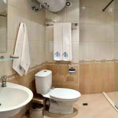Отель Royal Bay Aparthotel Болгария, Балчик - отзывы, цены и фото номеров - забронировать отель Royal Bay Aparthotel онлайн ванная