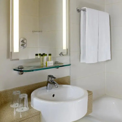 Отель Doubletree by Hilton Angel Kings Cross 4* Стандартный номер фото 3