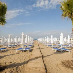 Отель Dream World Resort & Spa пляж