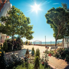 Апартаменты GT Riviera Fort Beach Apartments Равда парковка