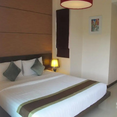Отель Phuket Jula Place 3* Улучшенный номер с различными типами кроватей фото 11