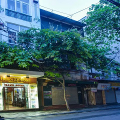 Hanoi 3B Hotel 2* Стандартный семейный номер с двуспальной кроватью фото 9