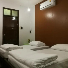 Отель FIRST 1 Boutique House at Sukhumvit 1 комната для гостей фото 5