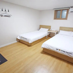 Starria Hostel Стандартный номер с различными типами кроватей фото 6