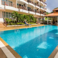 Апартаменты Emerald Palace - Serviced Apartment Паттайя бассейн
