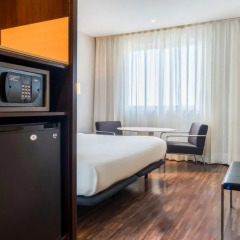 AC Hotel Madrid Feria by Marriott 4* Стандартный номер с различными типами кроватей фото 7
