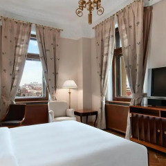 Гостиница Hilton Москва Ленинградская 5* Представительский люкс с различными типами кроватей фото 4