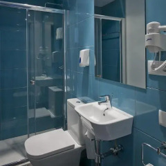 Ramblas by Pillow Hostel - Adults only Стандартный номер с различными типами кроватей фото 18