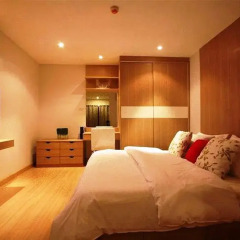 Отель Thonglor Suites Бангкок комната для гостей фото 4