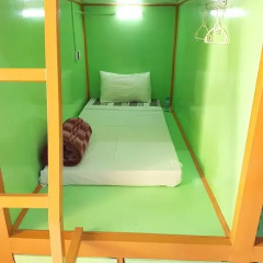 Bright hotel 2* Кровать в общем номере с двухъярусной кроватью фото 4