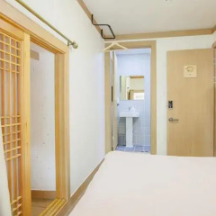 Отель Hi Jun Guesthouse Hongdae 2* Стандартный номер с двуспальной кроватью фото 5