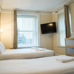 The Mitre Hotel 3* Стандартный семейный номер с двуспальной кроватью фото 7