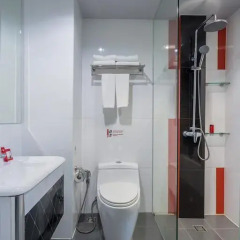 Отель At Patong 4* Номер Делюкс фото 32