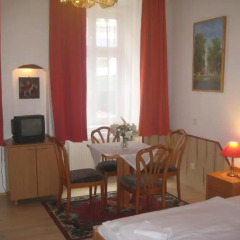 Отель HappyHostel Стандартный номер с двуспальной кроватью фото 2