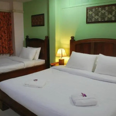Отель Baan Sutra Guesthouse 3* Студия с различными типами кроватей