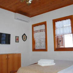 Отель Guesthouse Kris Берат удобства в номере