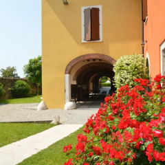 Отель Agriturismo La Filanda Манерба-дель-Гарда вид на фасад