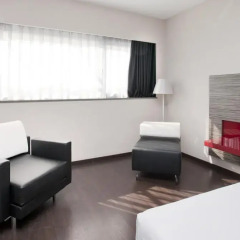Отель ILUNION Barcelona 4* Стандартный номер с различными типами кроватей фото 15