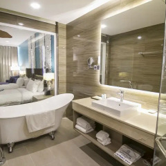 The Hanoi Club Hotel & Lake Palais Residences ванная