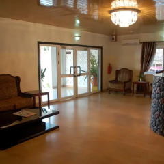 Luxe Suites Hotel интерьер отеля фото 2