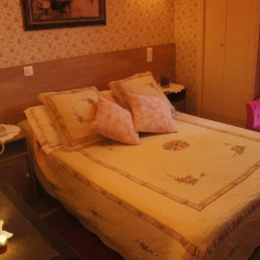 Отель Hôtel Les Chansonniers Стандартный номер с двуспальной кроватью фото 2