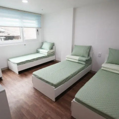 Отель Namsan Guesthouse комната для гостей фото 5