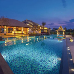 Отель Riyuegu Hotsprings Resort бассейн