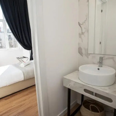 Отель Lisbon Check-In Guesthouse 3* Стандартный номер с различными типами кроватей фото 9