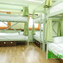 Гостиница Zakhodi Hostel Na Belorusskoy в Москве 4 отзыва об отеле, цены и фото номеров - забронировать гостиницу Zakhodi Hostel Na Belorusskoy онлайн Москва комната для гостей фото 3