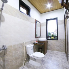 Отель Quang Xuong Homestay ванная