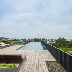 Отель The Deck Condo Patong бассейн фото 3