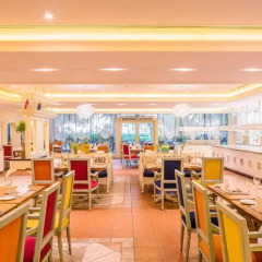 Отель Coral Beach Resort - Sharjah ОАЭ, Шарджа - 8 отзывов об отеле, цены и фото номеров - забронировать отель Coral Beach Resort - Sharjah онлайн питание фото 2