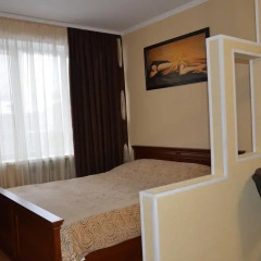 Апартаменты Apartments In The Center Of Nikolaev комната для гостей фото 5
