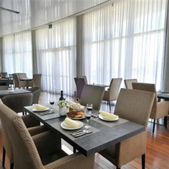 Отель West All Suite Boutique Tel Aviv в номере